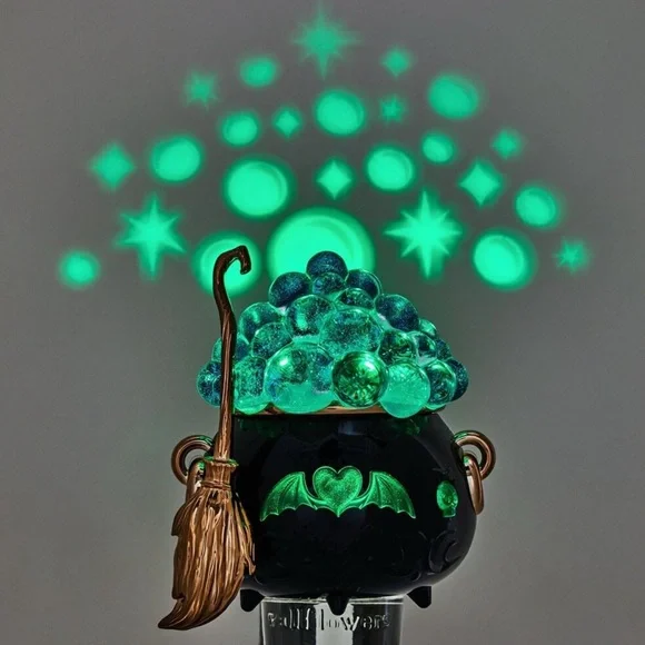 Bath & Body Works NWT Witches Cauldron Projector Color Changes Wallflower - Picture 1 of 8